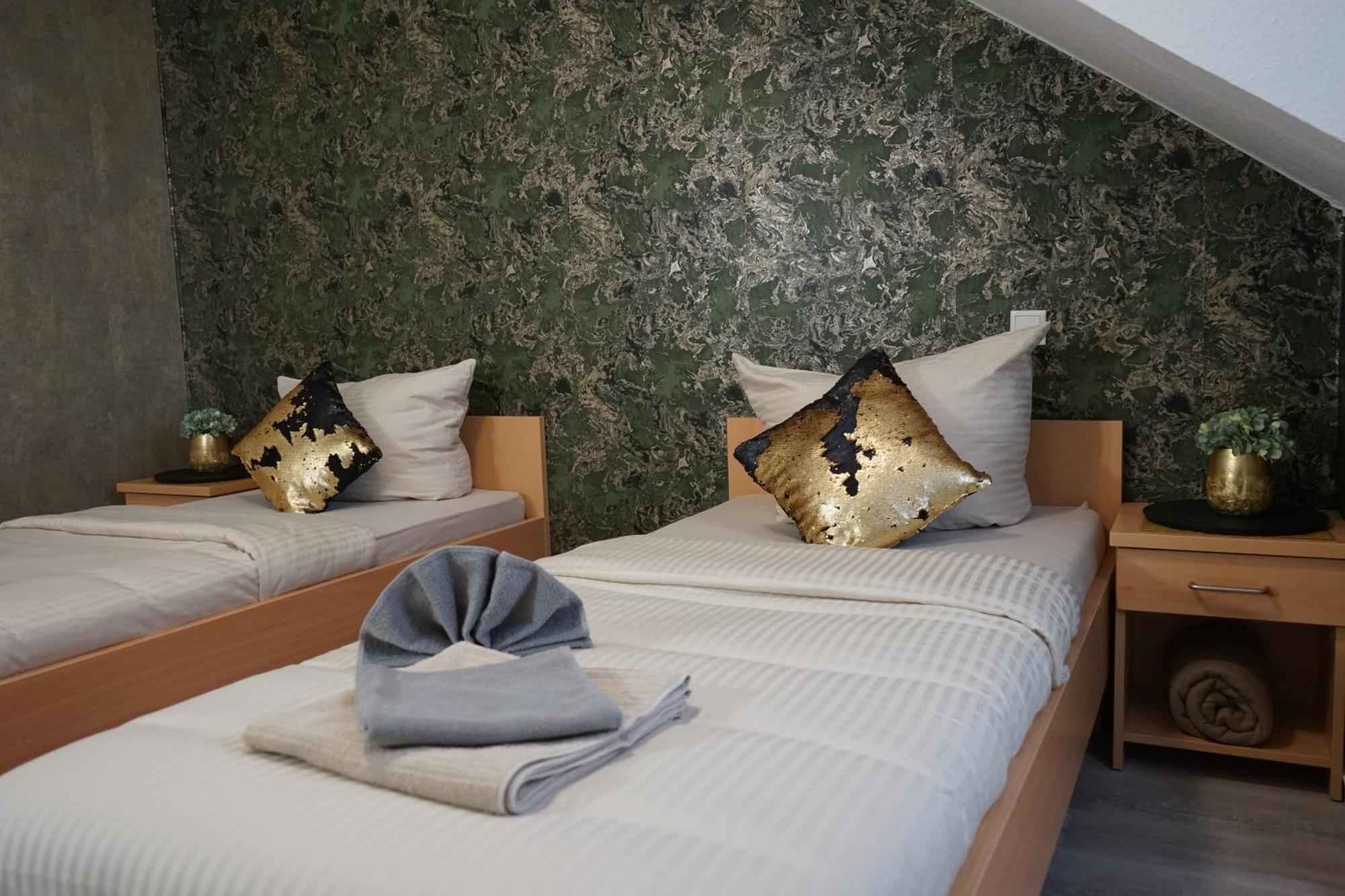 Hotel Hubertushof Lichtenau  Экстерьер фото